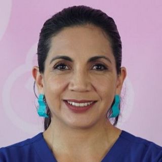 Gina Torres, una cirujana urológica en Abu Dhabi