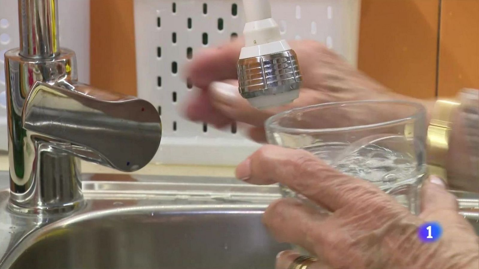 Lleida afronta una onada de calor de 40 graus amb restriccions d'aigua per contaminació | Informa: Pepa Sangenís