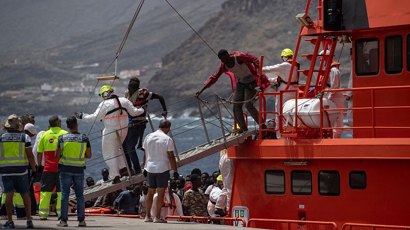 24 horas - La labor de Cruz Roja en la llegada de migrantes a Canarias - Escuchar ahora