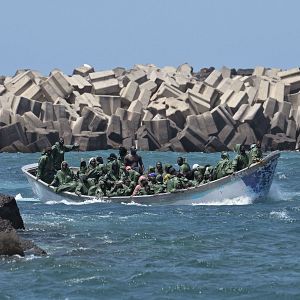 Las mañanas de RNE - Las mañanas de RNE - Presión migratoria: "Hay que evaluar las medidas que se vayan tomando" - Escuchar ahora