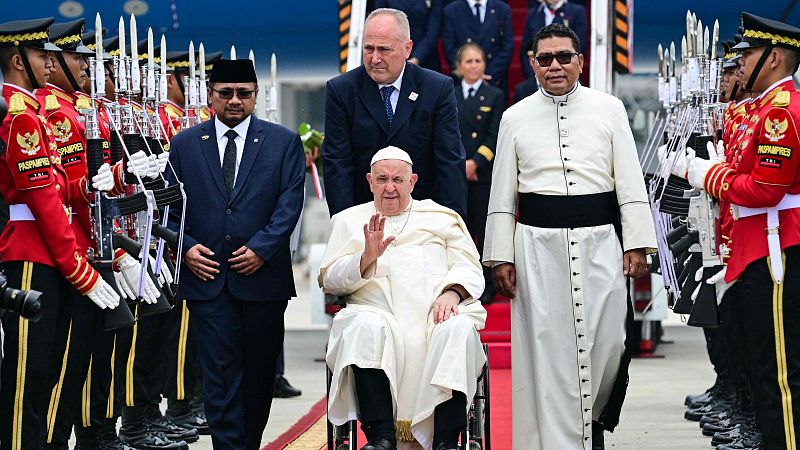 Crónica internacional - El papa Francisco se encuentra ya en Indonesia - Escuchar ahora