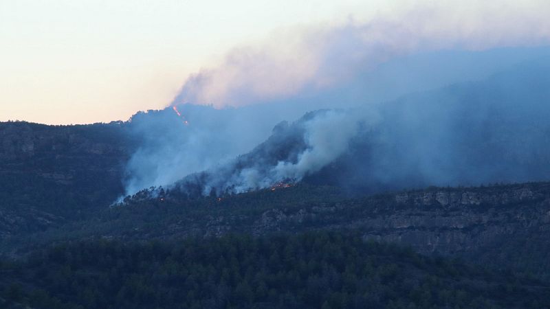 Els dos incendis actius al Priorat podrien cremar fins a 1.000 hectàrees