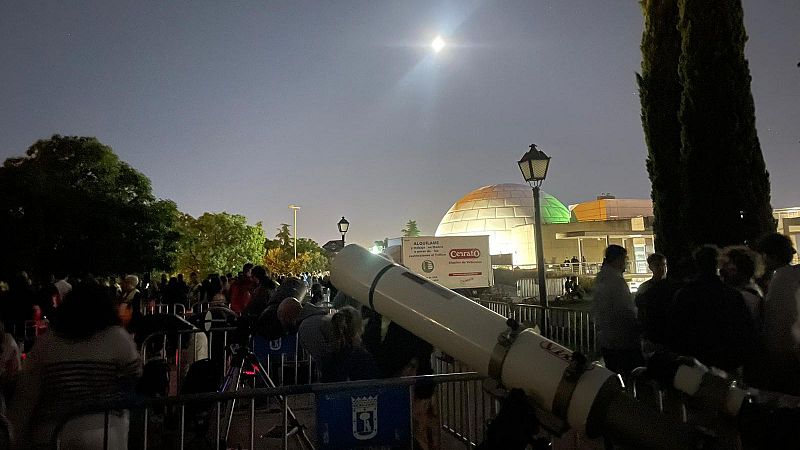 24 horas - Un día en las jornadas de observación del Planetario de Madrid - Escuchar ahora