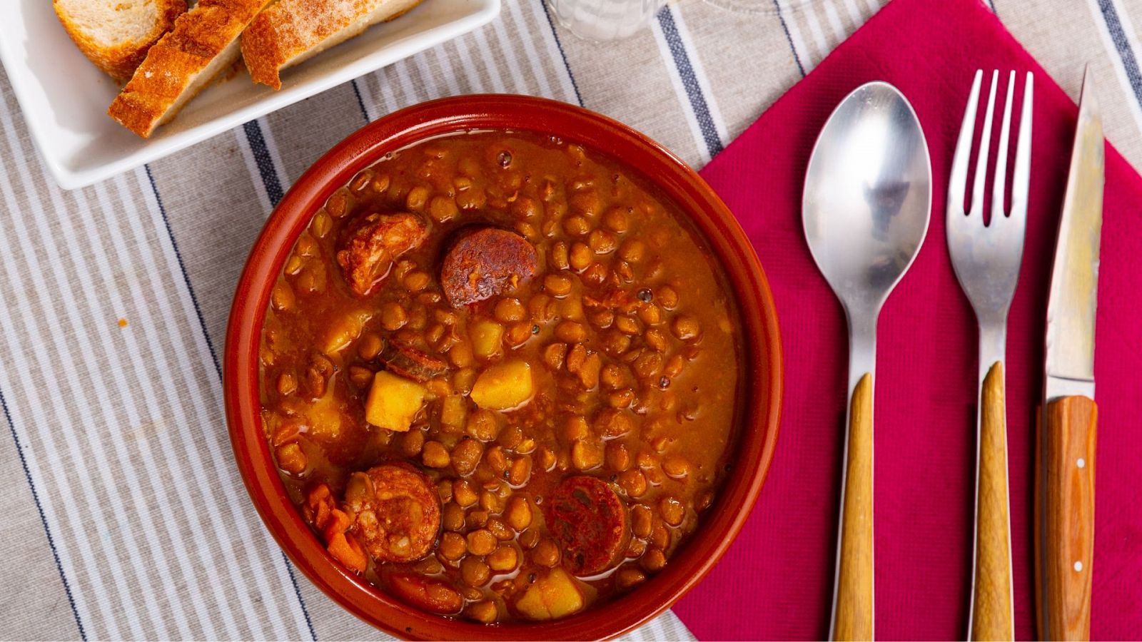 Podría ser peor - Lentejas con chorizo, la receta rápida de María Lo - Escuchar ahora