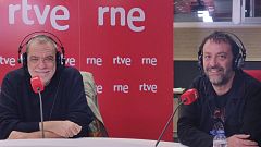 24 horas de RNE - Carmen Mola presenta 'El Clan', la última novela de Elena Blanco: "Pero Carmen Mola continúa"