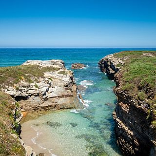 El mar se tiñe de verde esmeralda en Galicia