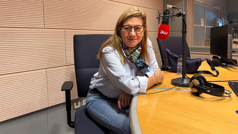 De vuelta en Radio 5 - Luisa Martín presenta 'Malditos tacones' - 29/09/24 - Escuchar ahora