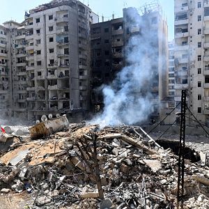 Las mañanas de RNE - Las Mañanas de RNE - Luz Gómez: "Israel podría atacar las instalaciones nucleares iraníes como represalia" - Escuchar ahora