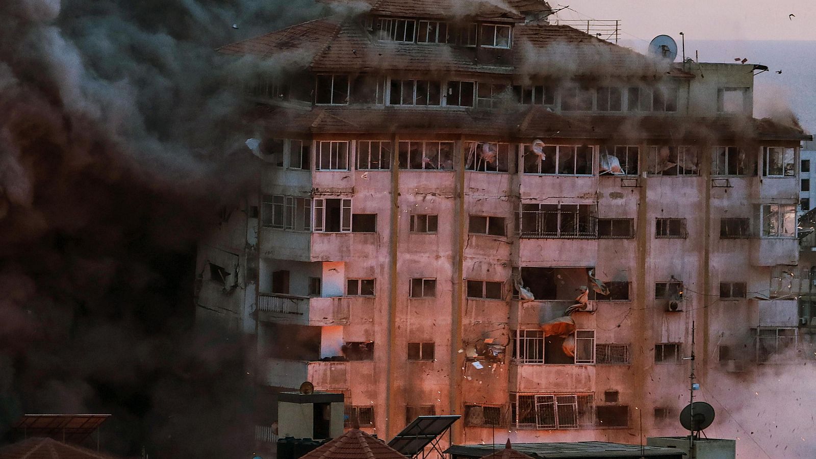 14 Horas Fin de semana - Raquel Martí (UNRWA): "El foco mediático se centra en el Líbano, pero Gaza sigue siendo atacada" - Escuchar ahora