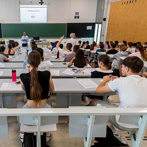 Las mañanas de RNE - Josep Cuní - Las mañanas de RNE - Huelga de estudiantes: "Queremos ver ya el modelo de examen de la PAU" - Escuchar ahora