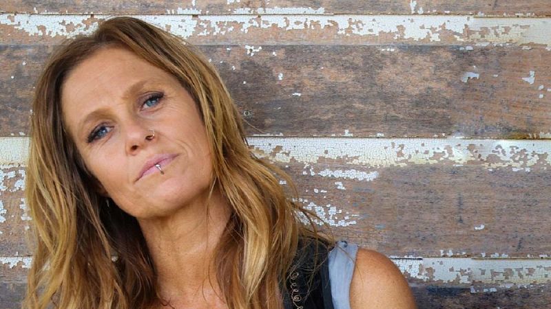 Sin rodeos - Kasey Chambers muestra su madurez en un nuevo álbum - 11/10/2024 - Escuchar ahora