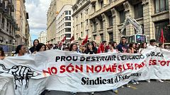 Uns 400 estudiants es manifesten a Barcelona per reclamar la publicació del nou model de les PAU