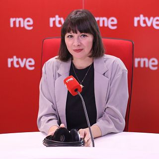 'La materia' de Alondra Bentley, su primer disco en espa�ol