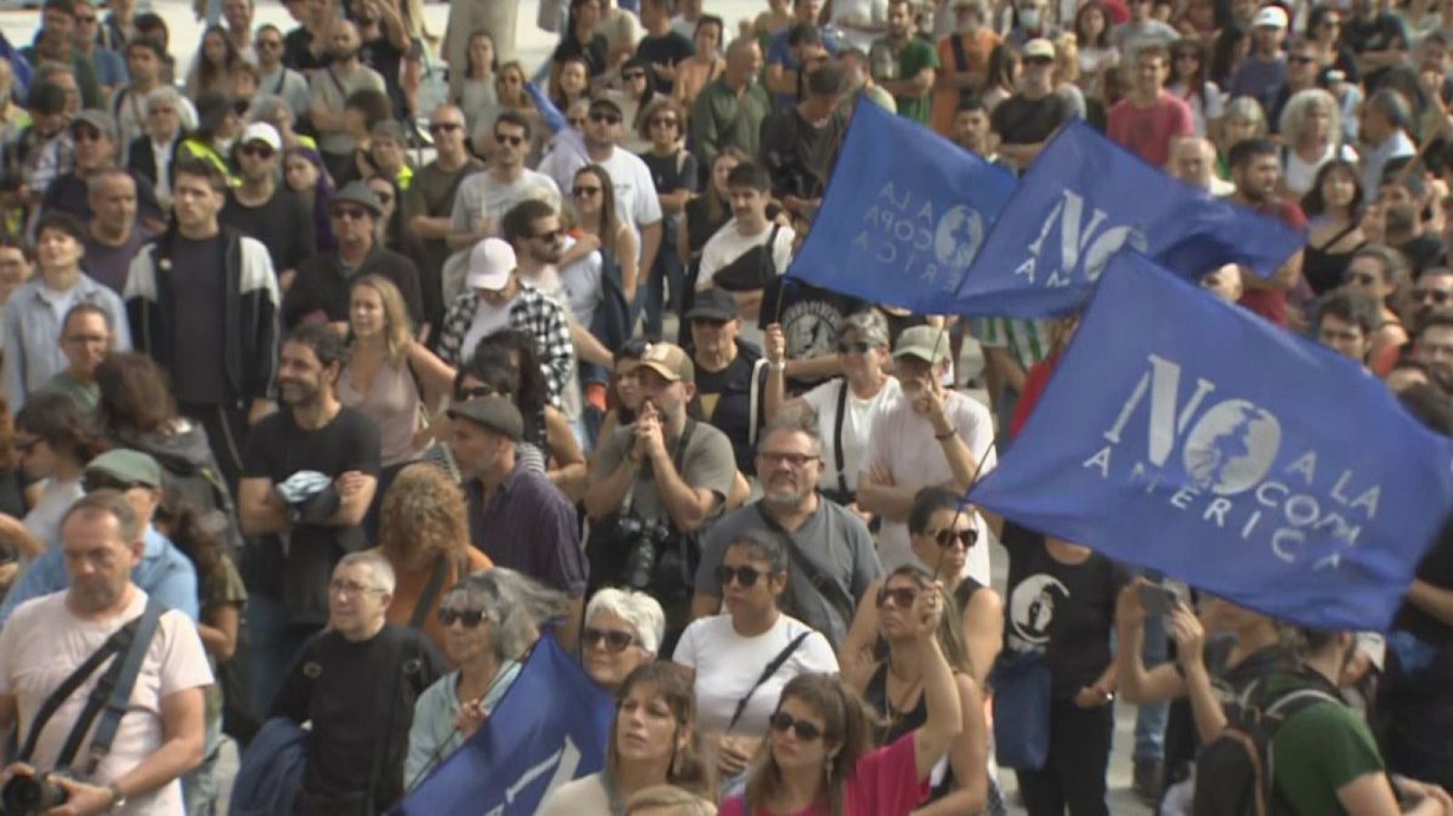 Manifestació a Barcelona per denunciar el model de ciutat que fomenta la Copa Amèrica de vela | Ignasi Gras