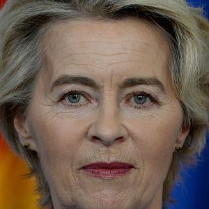 Crónica internacional - Crónica internacional -  Von der Leyen abraza el modelo de Meloni  para los solicitantes de asilo - Escuchar ahora