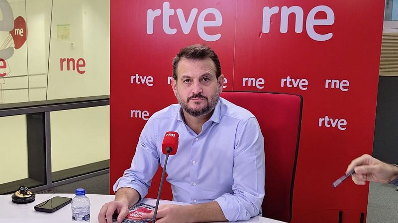 Las Mañanas de RNE -  Juan Fernández-Miranda: "El problema que se tiene en España es que en los 80 y los 90 se mitificó tanto el proceso que las nuevas generaciones no hemos tenido la oportunidad de revisarlo"- Escuchar Ahora