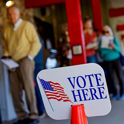 Más Cerca - Una decena de Estados llevan propuestas para que el aborto se reconozca como un derecho en la Constitución estatal, como Arizona, donde está permitido hasta la semana 15 de gestación - Escuchar Ahora