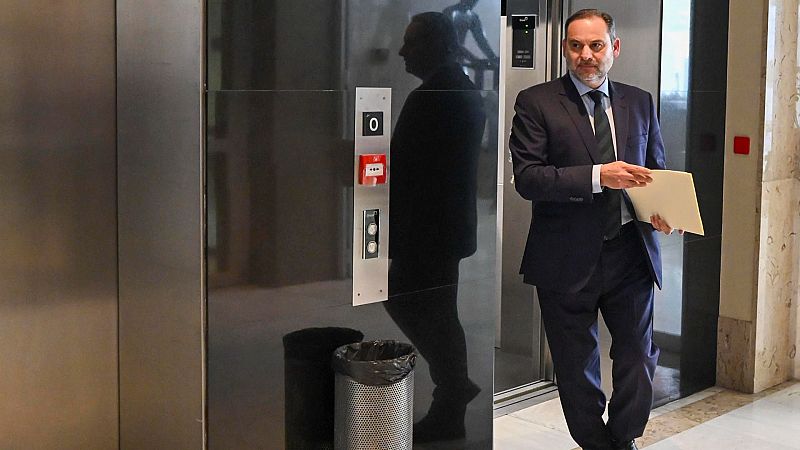 24 horas - La Audiencia Nacional pide al Tribunal Supremo la imputación de Ábalos por su papel principal en el 'Caso Koldo' - Escuchar ahora