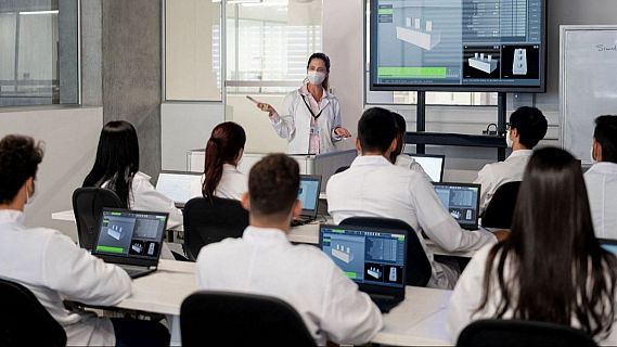 Dos de cada tres alumnes sense plaa al grau mitj deixen els estudis reglats