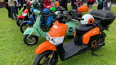 Les motos elèctriques compartides s'estenen a 8 municipis de l'Àrea Metropolitana