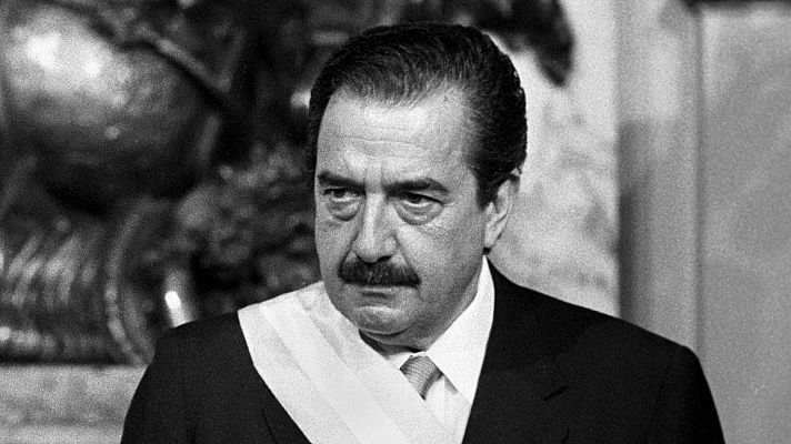 El loco de la colina- Raúl Alfonsín - Escuchar ahora