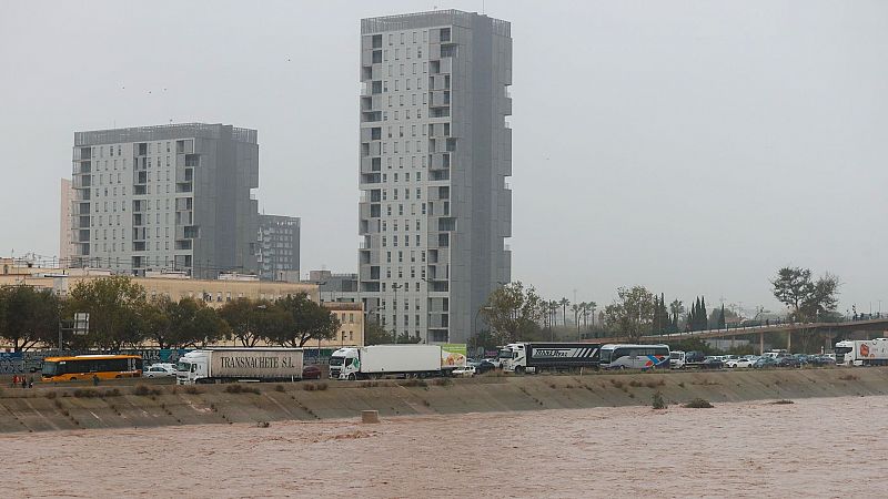 Más Cerca - Elías Colón, director corporativo de Global Omnium Aguas de Valencia, cuenta que es "complicado" y "muy temprano para hablar de daños" por la Dana -Escuchar Ahora