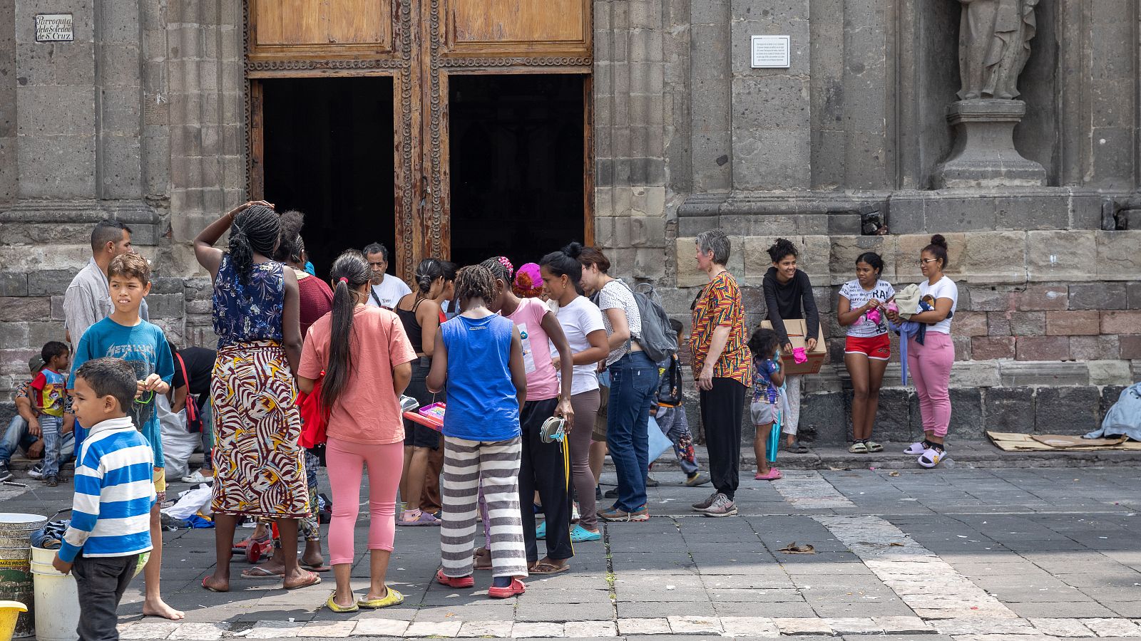 México: futuros en tránsito (III): Malvivir en Ciudad de México a la espera - Escuchar ahora