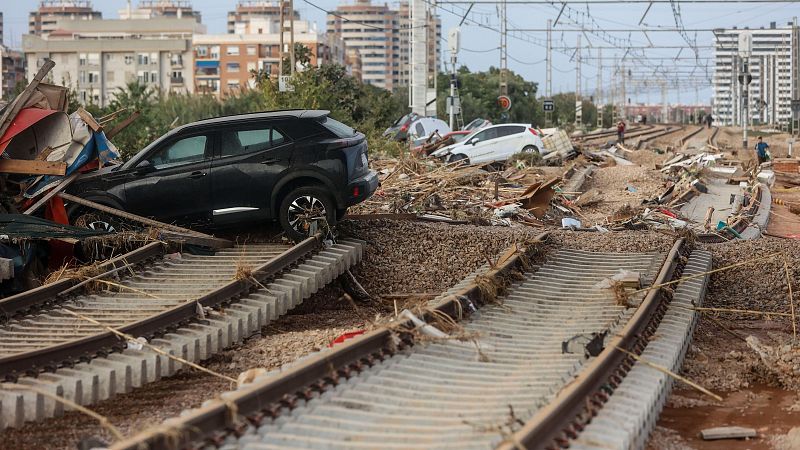 24 horas - Adif: "Se han dañado 80 kilómetros de vía. Se va a poder salvar poca infraestructura" - Escuchar ahora