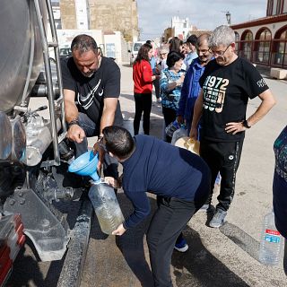 "Necesitamos leche y comida triturada para bebés y ancianos"