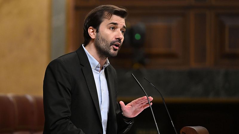 Parlamento RNE - Sánchez Serna: "Vamos a rechazar la reforma del impuesto de sociedades si se elimina el tributo a las energéticas" - Escuchar ahora