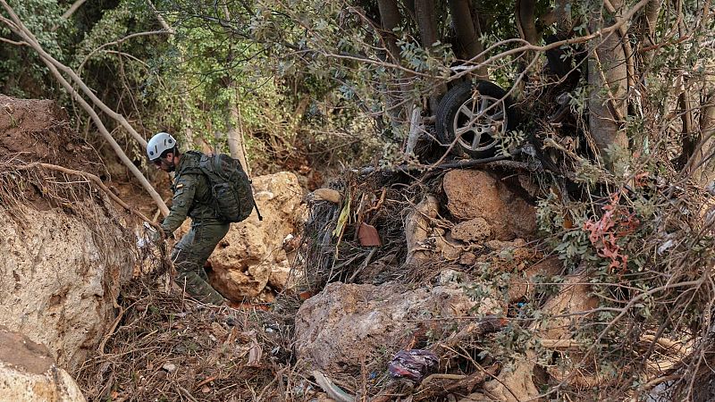 14 horas - En Landete, en la provincia de Cuenca, la fuerte lluvia se llevó por delante el puente y siguen trabajando para restablecer la comunicación entre las dos zonas del pueblo - Escuchar Ahora