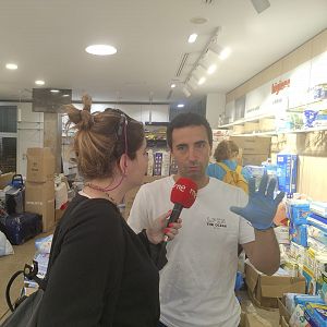 Las mañanas de RNE - Las mañanas de RNE con Josep Cuní - La farmacia de Paiporta reconvertida en centro de ayuda para sus vecinos - Escuchar ahora