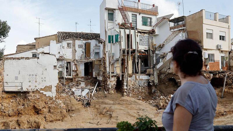 Más cerca - Daños visibles y no visibles en los edificios afectados - Escuchar ahora