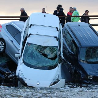 El temporal a Cadaqués ha arrossegat una trentena de vehícles