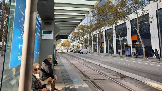 Retard en l'estrena del nou tram entre Glòries i Verdaguer