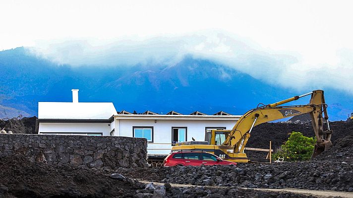 Las Mañanas de RNE con Josep Cuní - Vecina de La Palma: \"La burocracia es peor que el volcán\" - Escuchar ahora