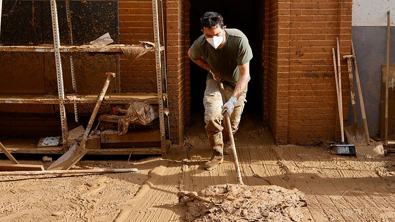 Más cerca - Les Barraques: "No hemos dejado de ser nunca Cañas y Barro" - Escuchar ahora