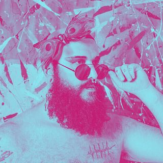 Rub�n Ant�n, arque�loga del travestismo