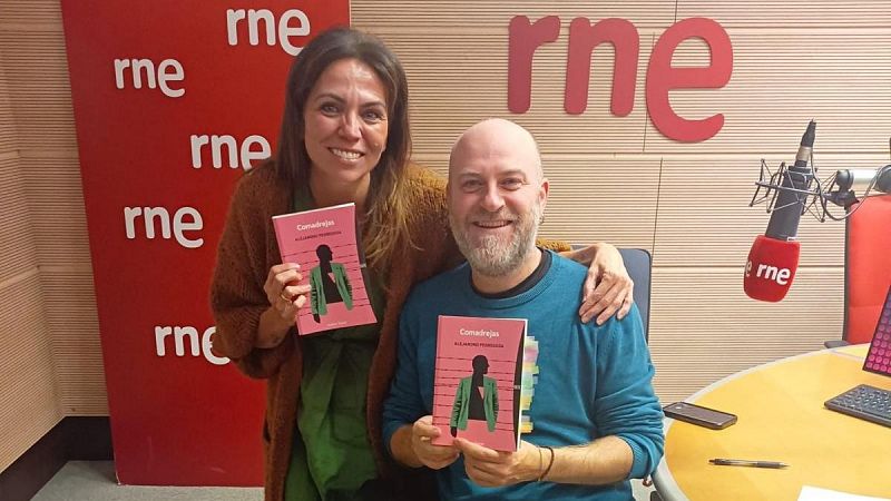 Libros de arena - Alejandro Pedregosa y 'Comadrejas' - Escuchar ahora