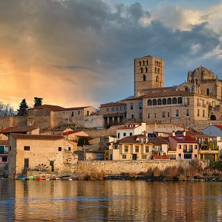 �Por qu� hay tantas iglesias en Zamora?