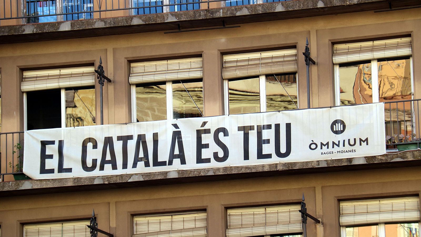 Un terç dels catalanoparlants amb límits a la llengua