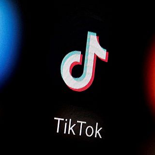 Siete familias francesas contra TikTok en una demanda pionera