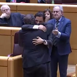 "El abrazo entre dos fuerzas pol�ticas deber�a ser la norma"