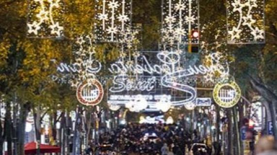 Barcelona estn l'enllumenat de Nadal a ms districtes