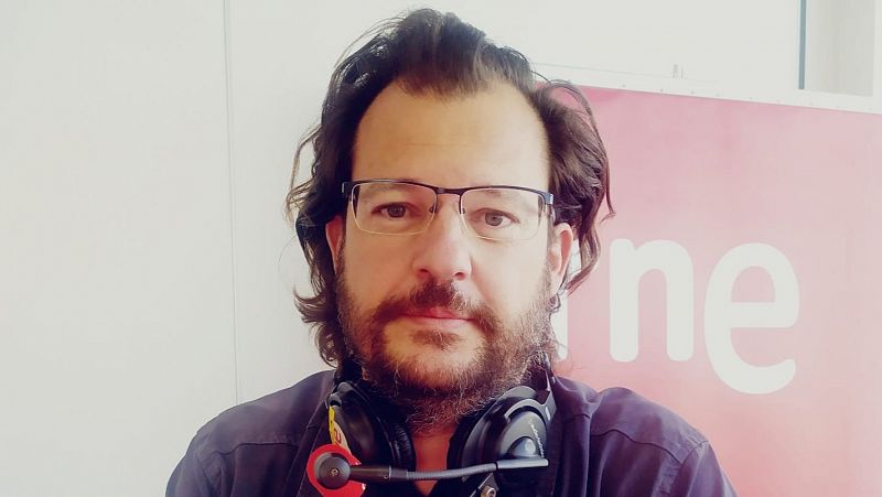 No es un día cualquiera - Javier Fuentes Feo: "Mirar a fondo nuestra singularidad sabiendo que nuestra raíz está aquí" - Escuchar ahora