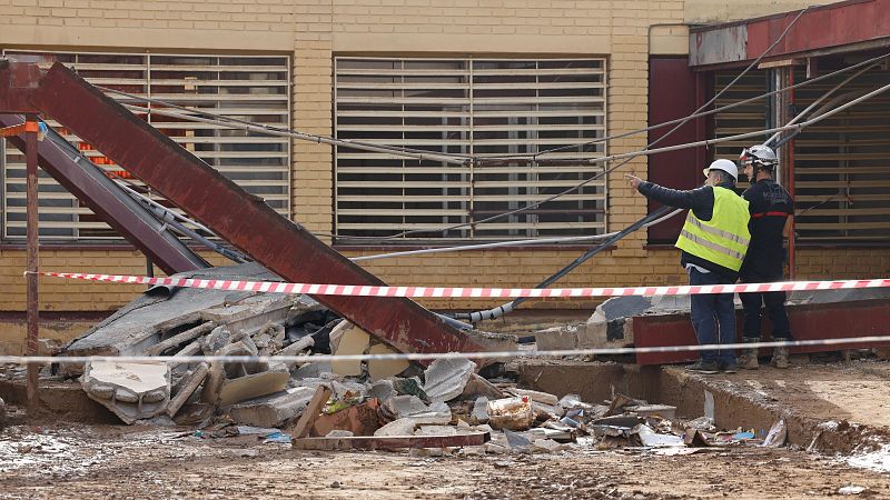 14 Horas Fin de semana - Un muerto y un herido en el derrumbe del techo de un colegio de Massanassa - Escuchar ahora