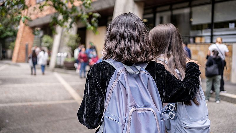 14 horas - Jóvenes y violencia de género: "Muchos chicos de nuestra edad sí que la minimizan o niegan" - Escuchar Ahora