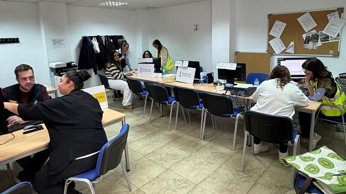 24 horas - Yasmina, afectada por la DANA: \"He preguntado cuándo va a llegar el perito y no me saben decir\" - Escuchar ahora