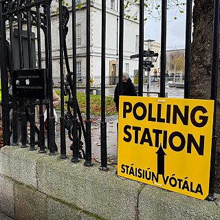 Irlanda se enfrenta a unas elecciones reñidas dominadas por la economía