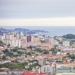 Emissão em Português